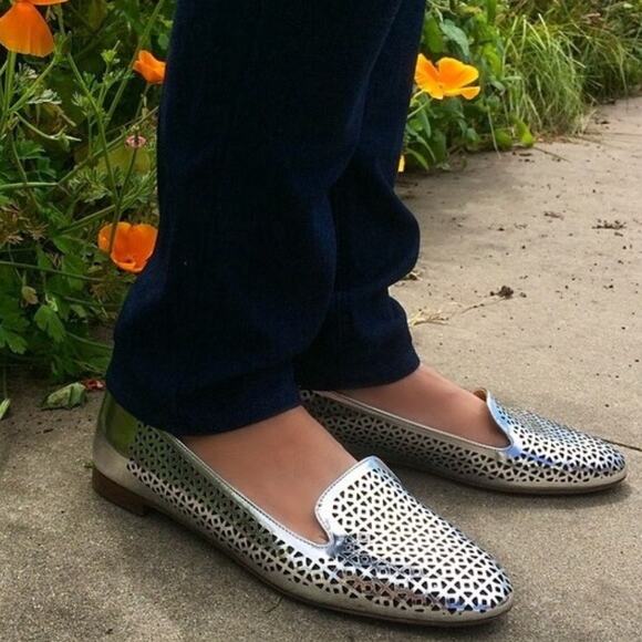 J Crew 9.5 Silver Metallic Lasercut Italian LEATHER Ballet Flats Slip On Loafers - Picture 1 of 10